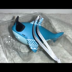 Hallmark Shark Requin Christmas Ornament
